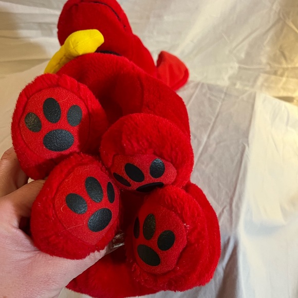 Clifford the big red dog plush stuffed animal - Picture 6 of 6